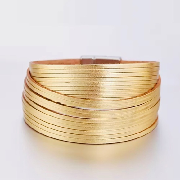 ✨METALLIC✨GOLD✨STRAPPY MAGNETIC CLOSURE‎ BRACELET - Picture 3 of 8
